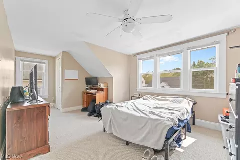 323 Daisy Ave, Berea, OH 44017 photo 19