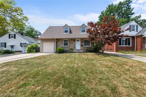 160 Eastbrook Dr, Euclid, OH 44132