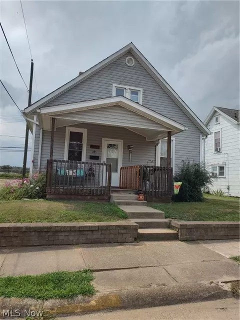 685 John St, Coshocton, OH 43812