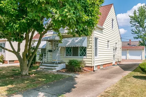 4210 Redfern Rd, Parma, OH 44134