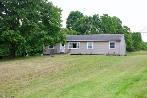6855 Old Town Rd, East Fultonham, OH 43735