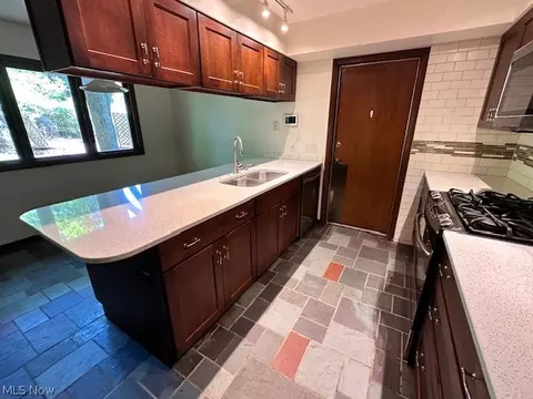 Kitchen - 2551 River Rd, Willoughby Hills, OH 44094 photo 4 of 6