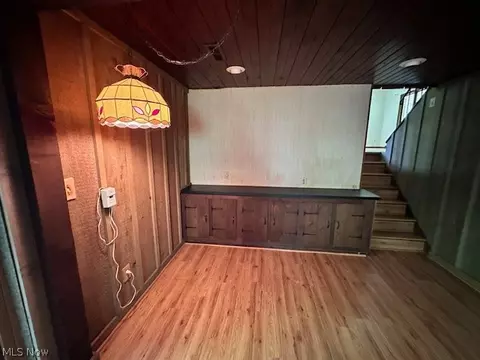 Living - 2551 River Rd, Willoughby Hills, OH 44094 photo 4 of 6