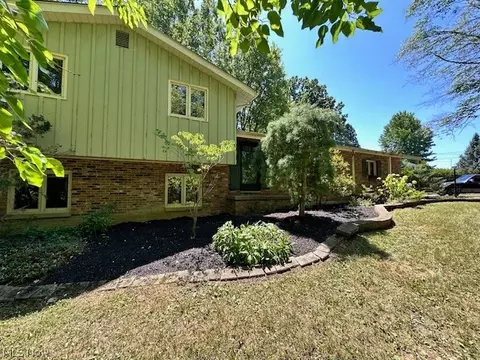 Exterior - 2551 River Rd, Willoughby Hills, OH 44094 photo 4 of 6