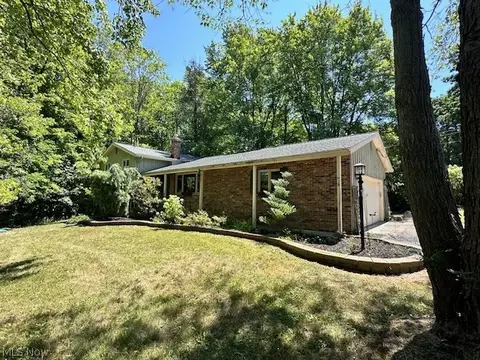 Exterior - 2551 River Rd, Willoughby Hills, OH 44094 photo 2 of 6