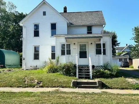 306 New St, Fairport Harbor, OH 44077