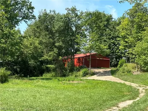 8174 Veto Rd, Belpre, OH 45714