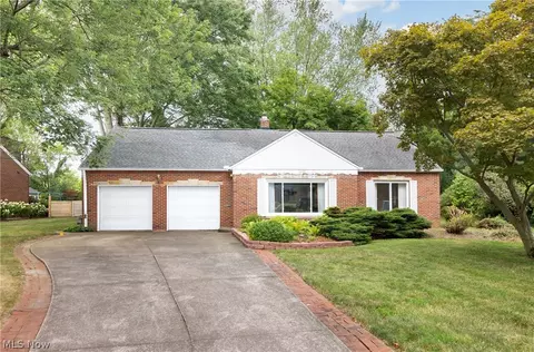 1900 Marshfield Blvd, Westlake, OH 44145