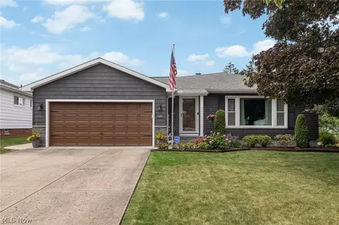 1694 Chelmsford Rd, Mayfield Heights, OH 44124