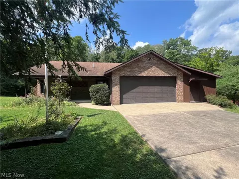 10570 Welton Rd NE, Bolivar, OH 44612