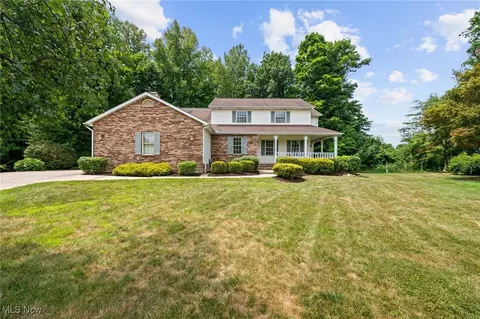 7960 Stoneybrook Ln, Mentor, OH 44060