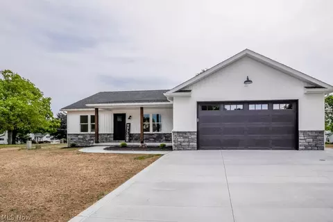 3 Chestnut St, Marshallville, OH 44645