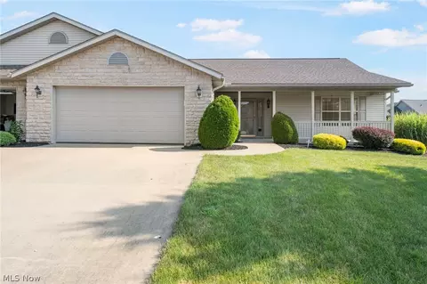 1011 Evergreen Dr NW, Strasburg, OH 44680