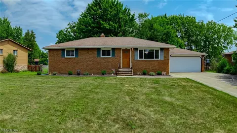 589 Memory Ln, Brunswick, OH 44212