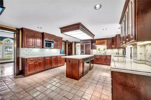 7588 Middle Ridge Rd, Madison, OH 44057 photo 18