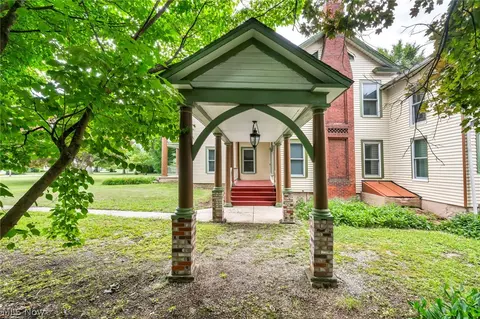 7588 Middle Ridge Rd, Madison, OH 44057 photo 4