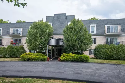 1851 King James Pkwy #108, Westlake, OH 44145