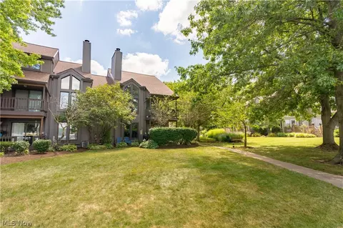 1441 Harbor Dr NW, Canton, OH 44708 photo 2