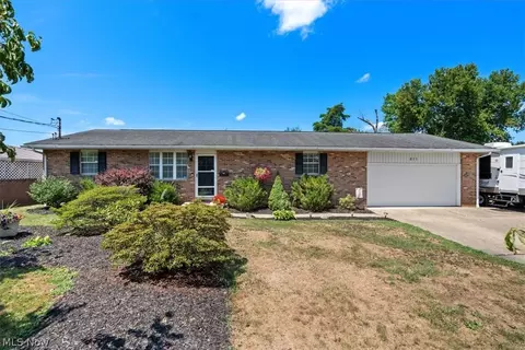 811 Braun Rd, Belpre, OH 45714