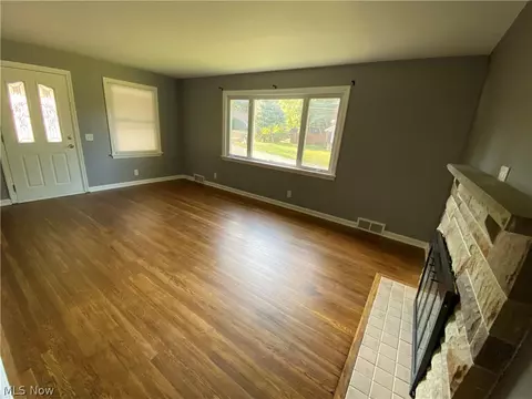 5018 2nd St NW, Canton, OH 44708 photo 4