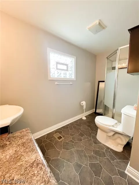 Bath - 129 Walleye Ct, Lagrange, OH 44050 photo 1 of 3