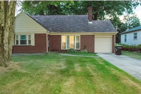6714 Trenholm Rd, Youngstown, OH 44512