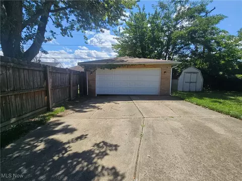 7907 Ackley Rd, Parma, OH 44129 photo 25