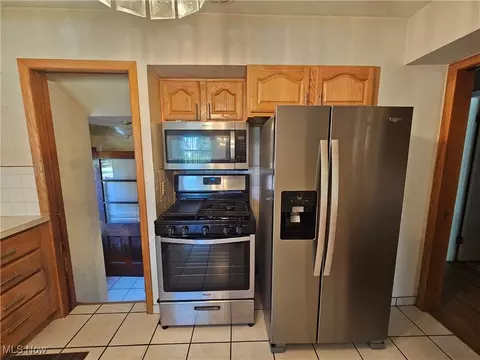 7907 Ackley Rd, Parma, OH 44129 photo 6