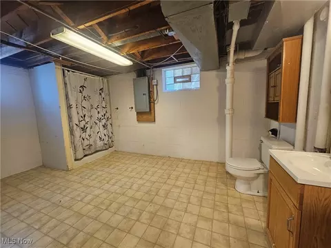 7907 Ackley Rd, Parma, OH 44129 photo 16
