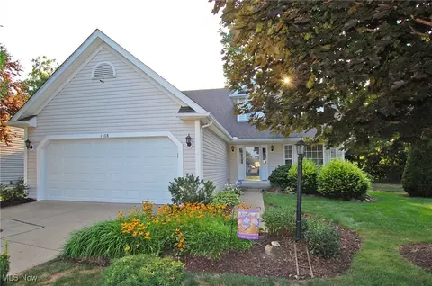 1408 Ledgewood Ln, Avon, OH 44011