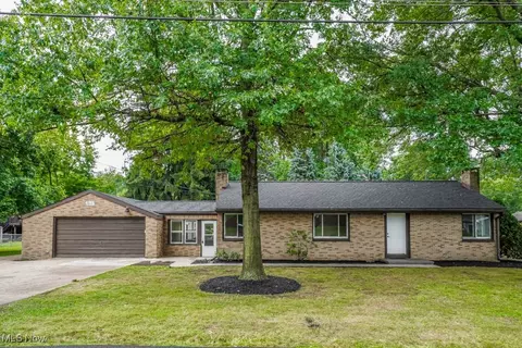 4956 3rd St NW, Canton, OH 44708