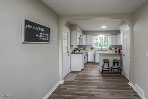 Entry Way - 4956 3rd St NW, Canton, OH 44708 photo 1 of 2