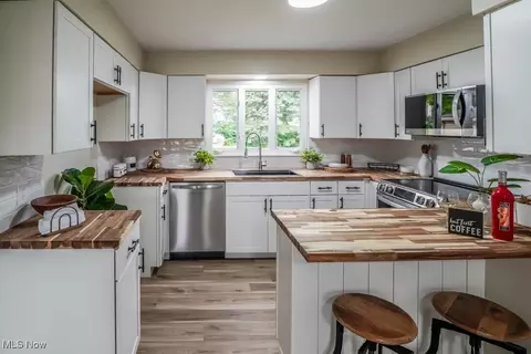 Kitchen - 4956 3rd St NW, Canton, OH 44708 photo 1 of 3