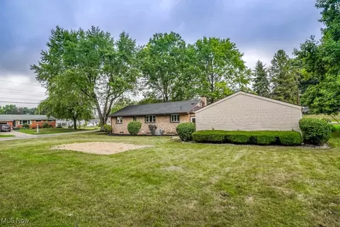 Exterior - 4956 3rd St NW, Canton, OH 44708 photo 4 of 8
