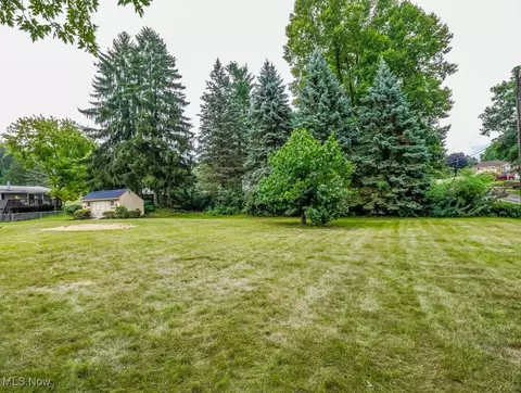 Exterior - 4956 3rd St NW, Canton, OH 44708 photo 5 of 8