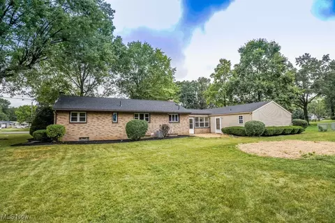 Exterior - 4956 3rd St NW, Canton, OH 44708 photo 6 of 8