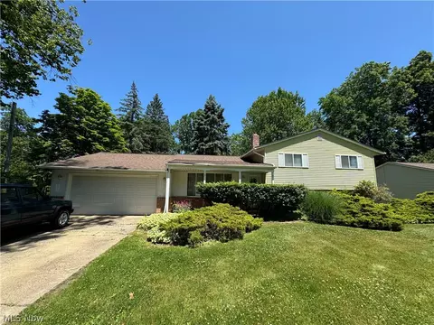 7069 Farnham Dr, Mentor, OH 44060