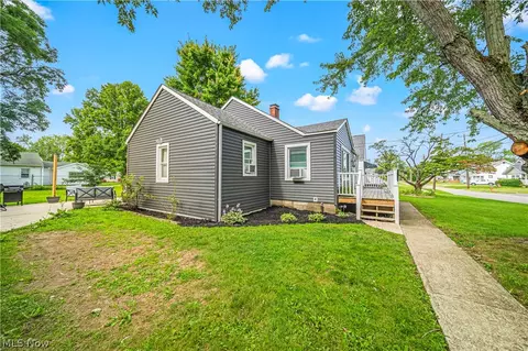 2210 E 39th St, Ashtabula, OH 44004 photo 2