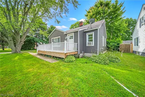 2210 E 39th St, Ashtabula, OH 44004 photo 3