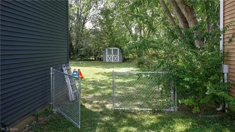 9059 Spring Dr, Windham, OH 44288 photo 5