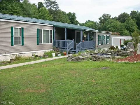 265 Birham Wood Dr #35, Parkersburg, WV 26104