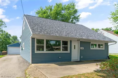 2337 Bel Aire Ln, Poland, OH 44514