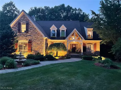 239 Ballantrae Dr, Northfield, OH 44067