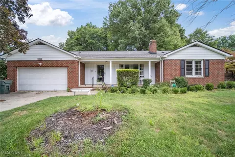 2083 Miami Rd, Euclid, OH 44117