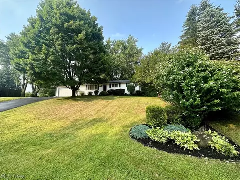 Exterior - 7170 Laurelview Cir NE, Canton, OH 44721 photo 5 of 5