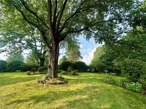Exterior - 7170 Laurelview Cir NE, Canton, OH 44721 photo 3 of 5
