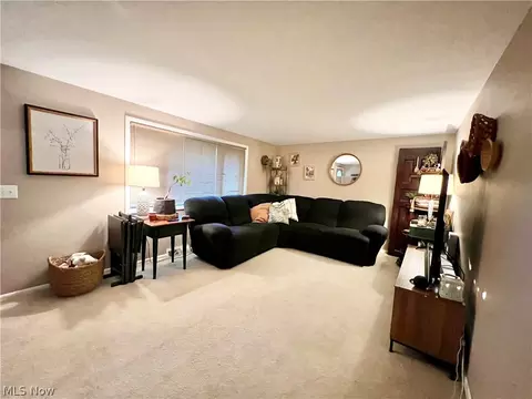 Living - 7170 Laurelview Cir NE, Canton, OH 44721 photo 1 of 2