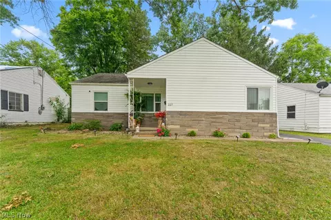 227 S Bon Air Ave, Youngstown, OH 44509