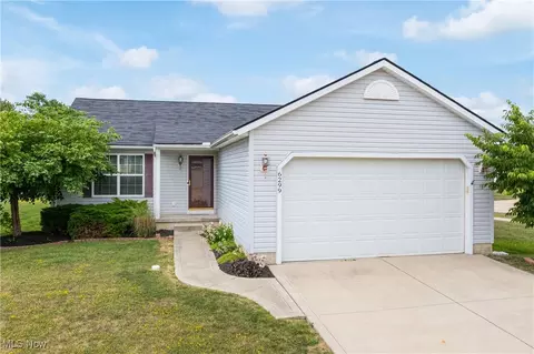 6299 Greenview Trl, North Ridgeville, OH 44039