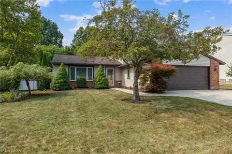 7875 Newcomb Dr, Parma, OH 44129